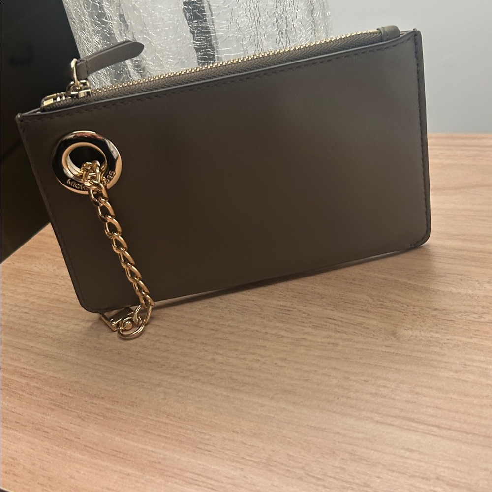 Michael Kors dark Brown/Tan Leather Card & Key Holder with Gold Chain - Picture 2 of 5